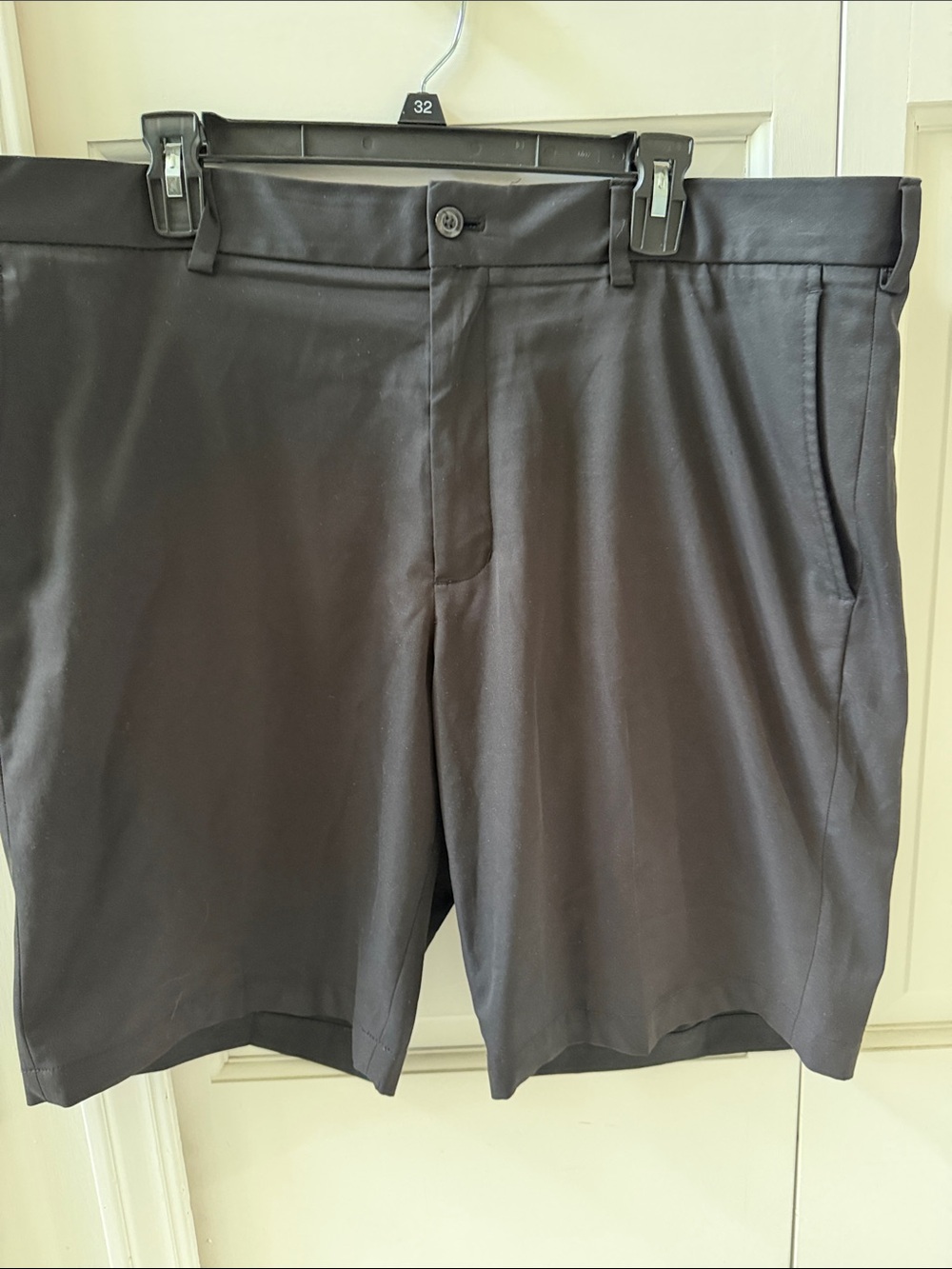 Walter Hagen Black Flat-Front Golf Shorts